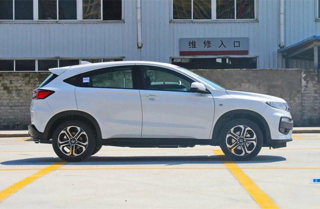 上市5年没有换代的SUV，内饰廉价配置寒酸，买的人却络绎不绝