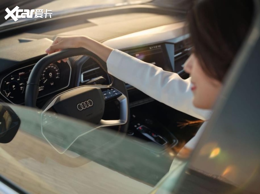 豪华品牌新能源=杂牌电动车？奥迪Q4 e-tron一出手，新势力抖三抖