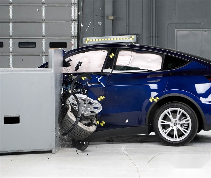 谁还说特斯拉不安全？美国IIHS 2022最佳安全奖出炉