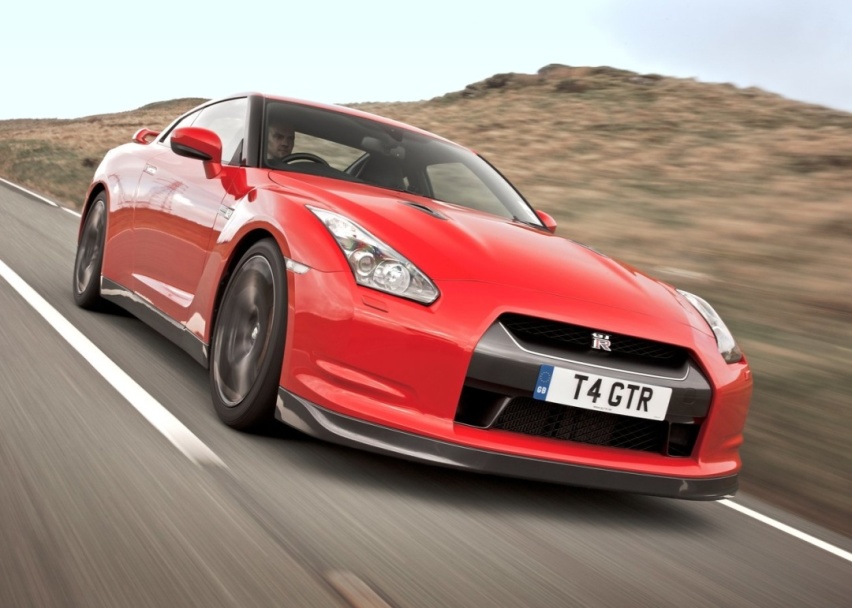 GTR R35不光是超跑杀手，更振兴了身陷泥潭的日产？