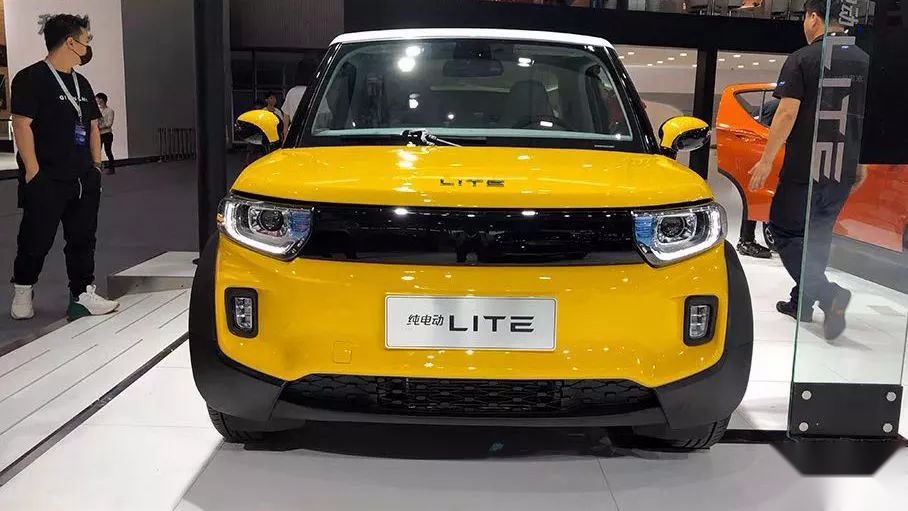 同样是小而精，北汽新能源LITE-R300与欧拉R1该如何抉