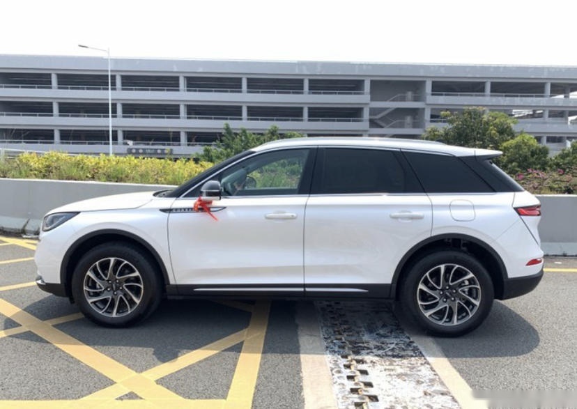 入手宝马X1，再开朋友的林肯冒险家，感觉我就是买了个标啊