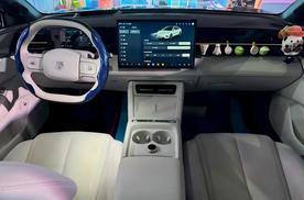 比亚迪秦MAX上市，配闪充的B级轿车，9.99万元起