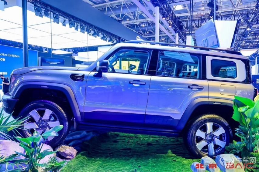 2024北京车展:BJ30预售11.99万起，北京汽车越野电驱全阵容亮