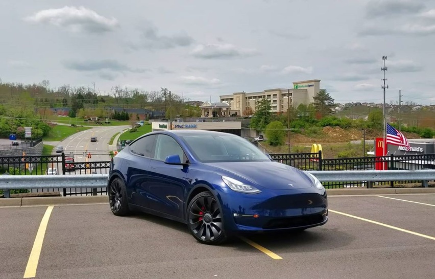 前卫的造型 特斯拉Model Y实车