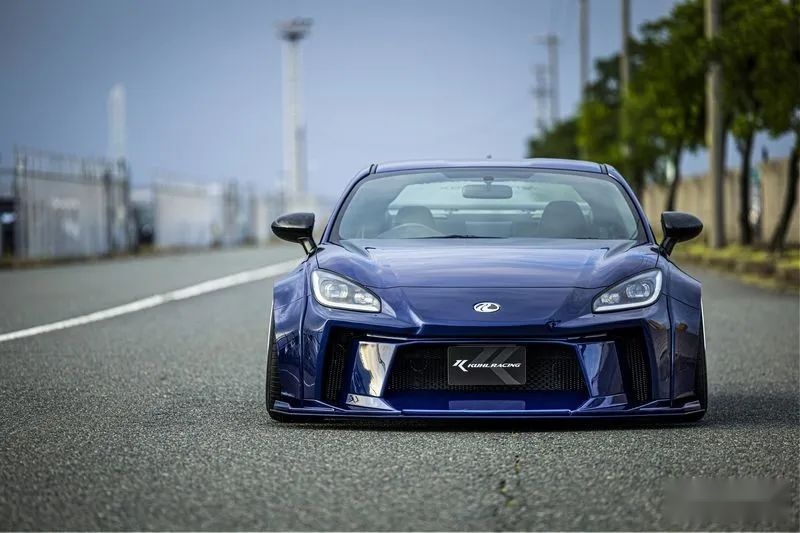 KUHL改装宽体GR86/BRZ，风格神似2000年初的《极品飞车》