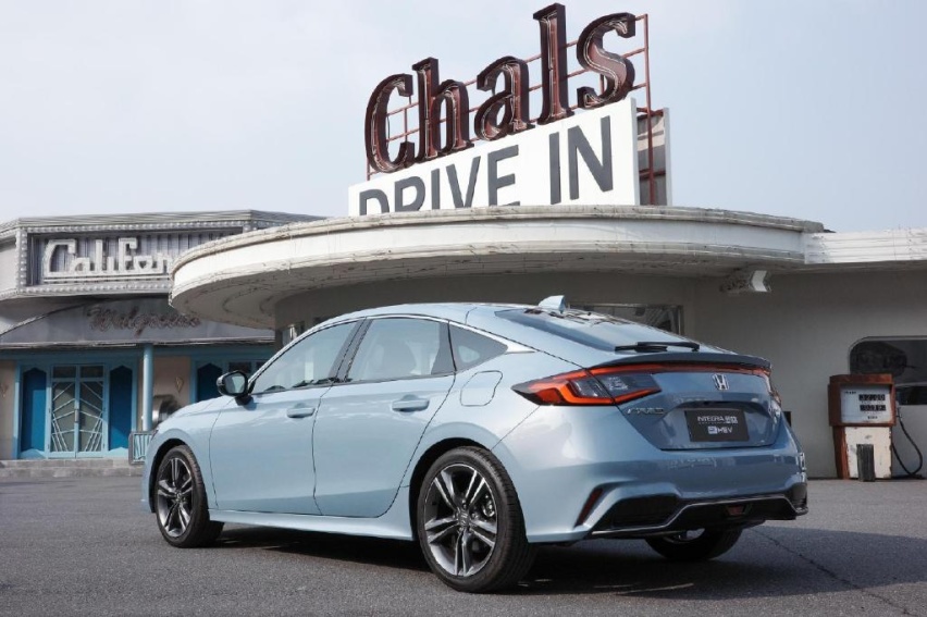 试驾型格HATCHBACK混动版：比高尔夫油耗更低、空间更大