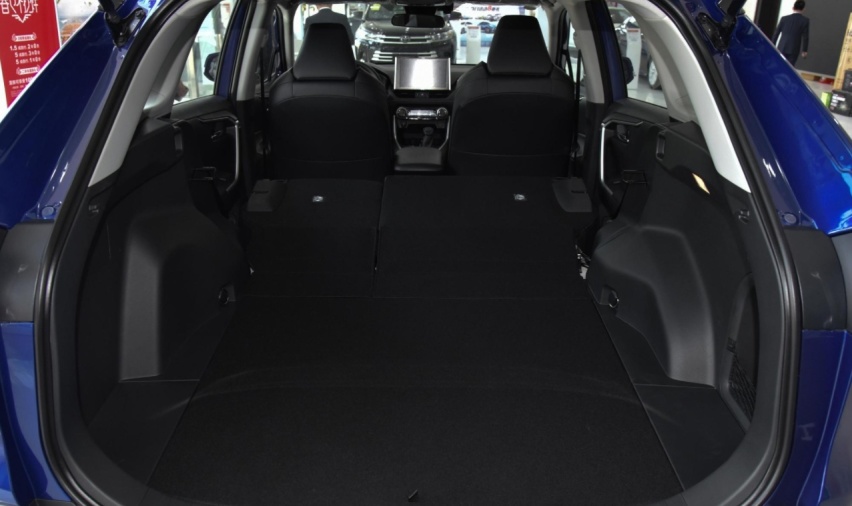 丰田新款实力派SUV：油耗4.6L，加92汽油，还有四驱，仅17万