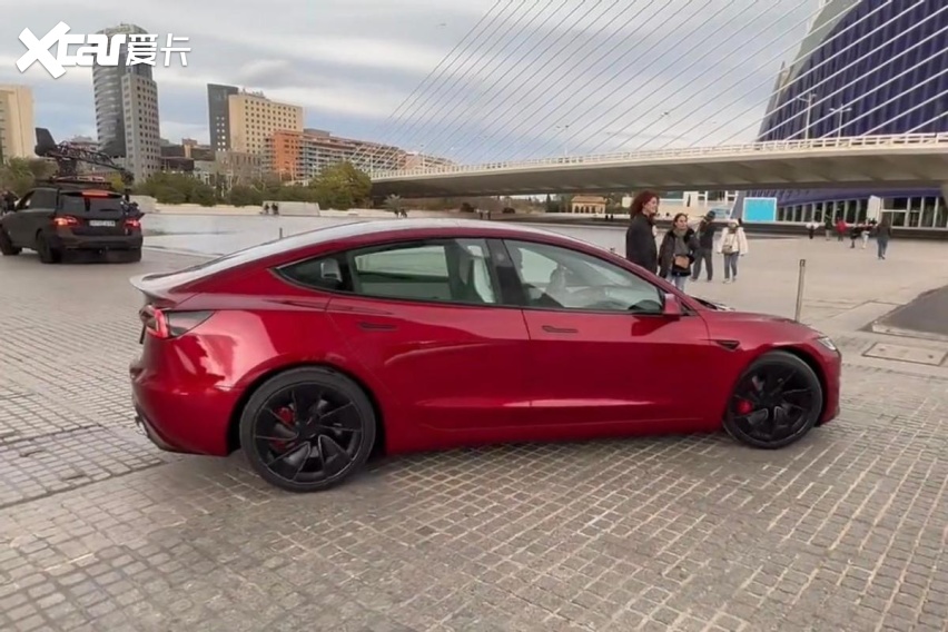 Model 3高性能版实车曝光，外观/动力升级，预计今年二季度推出