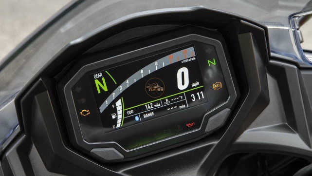 零百加速4秒出头 川崎Ninja650 进口中量级性价比之选