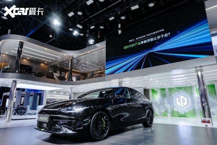 油冷电驱×智能电动全时四驱,3.66s破百零跑c01让豪华触手可及