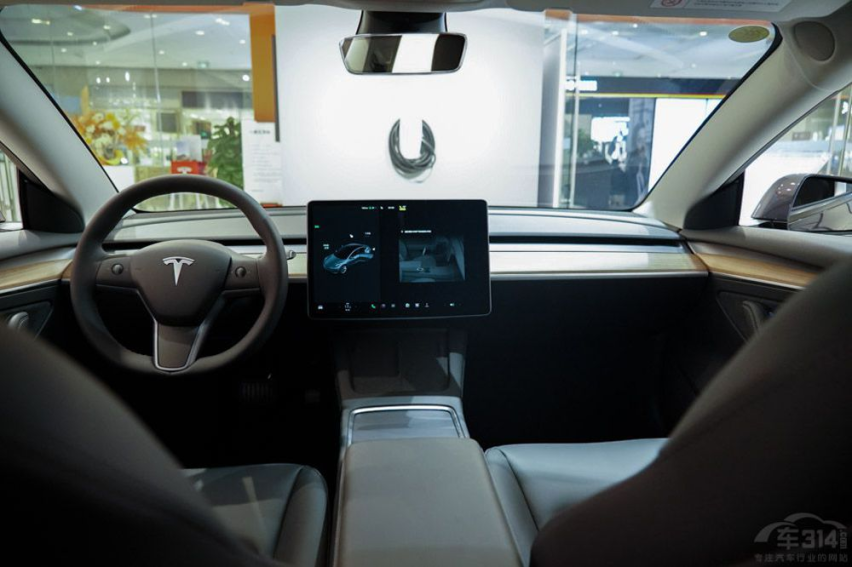 比亚迪汉DM-p“驾到”，特斯拉Model 3P瞬间不香了！