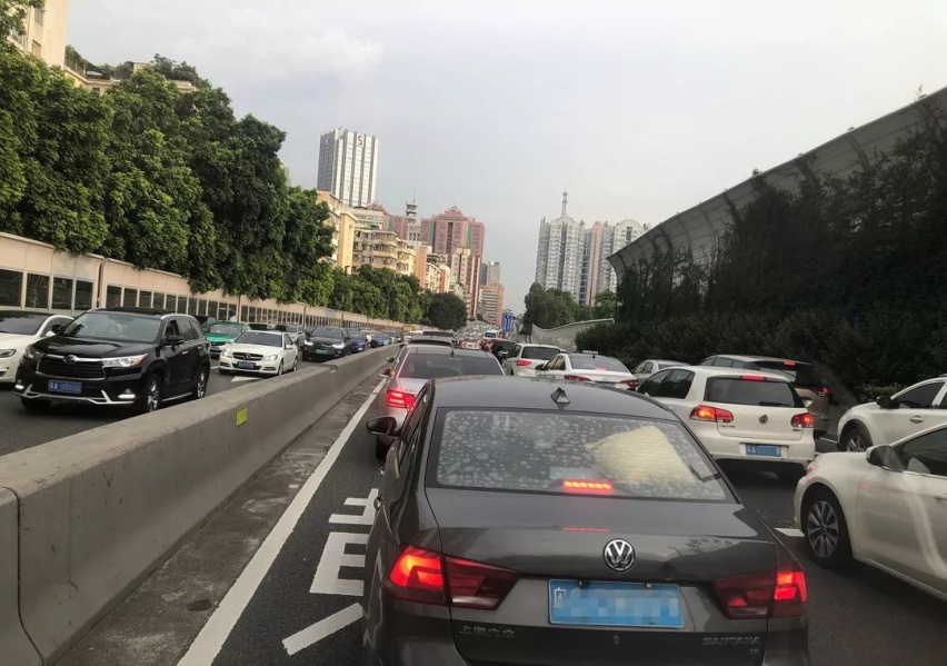 买车后却一直被堵在路上？然后买车的乐趣你想不到！