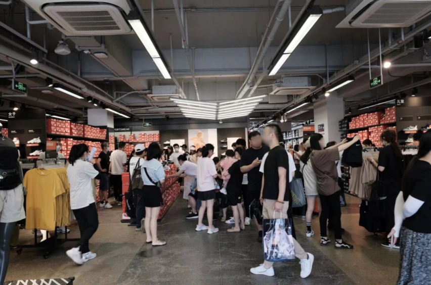 反向消费最优选：15万级“最阔气家轿王”
