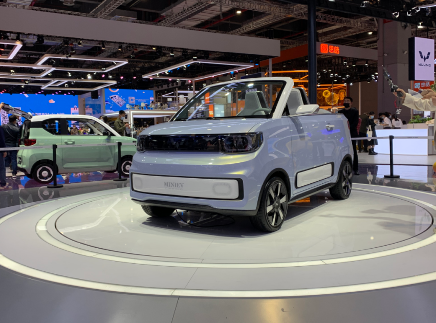 上海车展：五菱宏光MINI EV敞篷版亮相