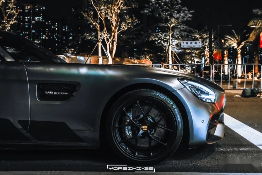 油耗堪比纳智捷的梅赛德斯-AMG GT，两天一箱98你受得了吗？
