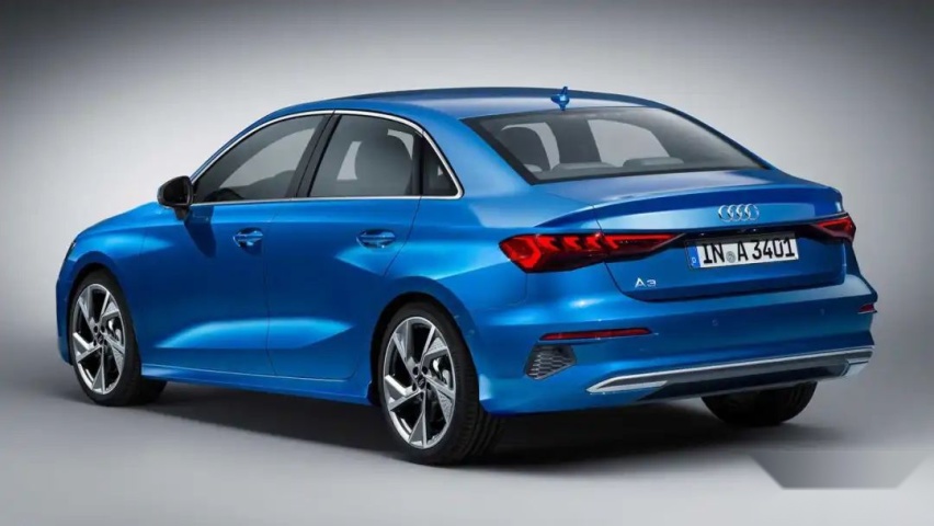 搭载400马力2.5T L5引擎，全新奥迪RS 3三厢版谍照