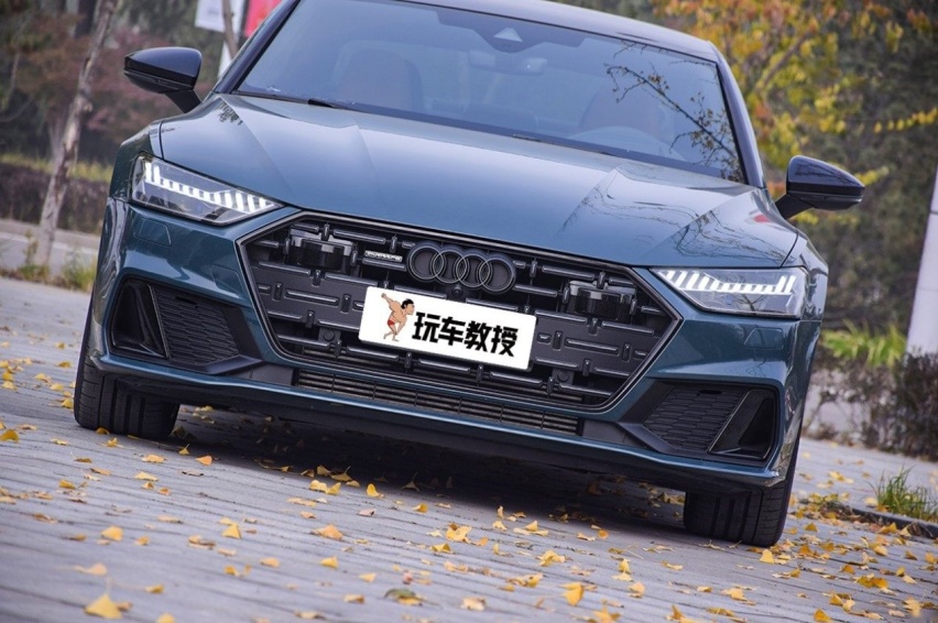 尽显旗舰风范 实拍上汽奥迪A7L