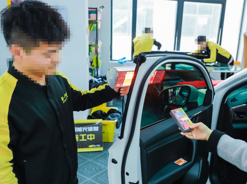 4S店送的精一门JEM吉膜能贴吗？