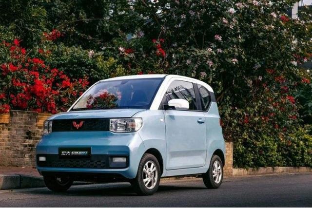 不到3万就能买的代步神车五菱宏光MINI EV预售2.98万