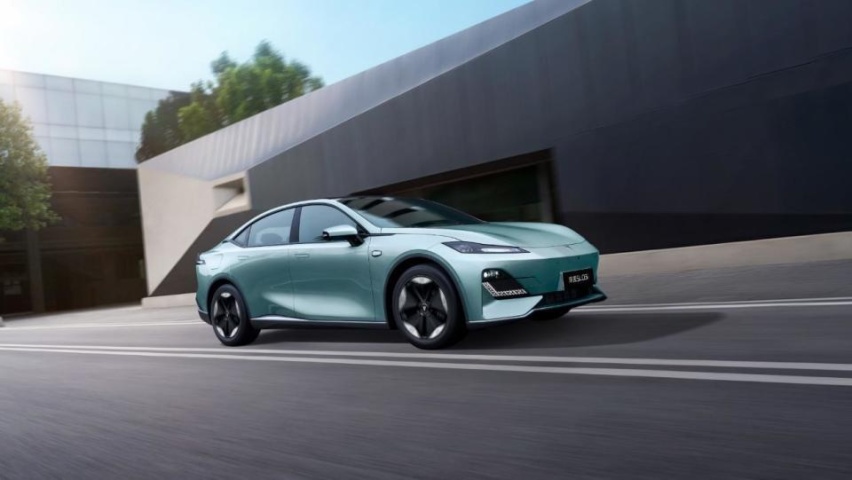 深蓝SL03/S7荣耀版上市 限时直降1万元 价格战还在继续