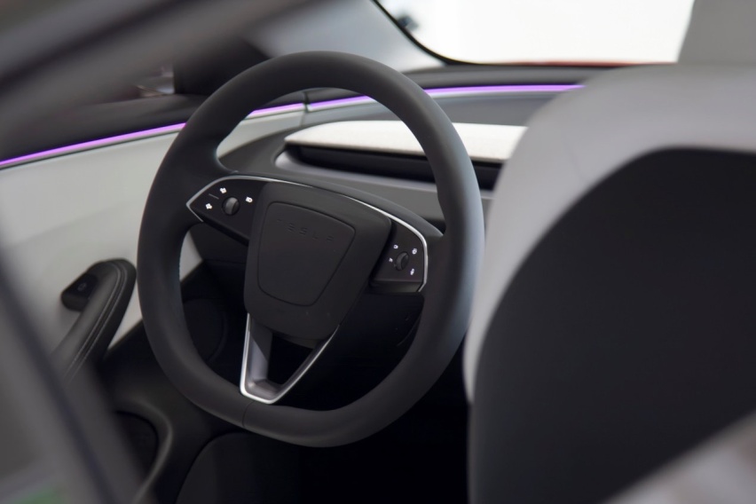 特斯拉Model 3 焕新版湖北首秀！汉口区域迎来第一家特斯拉中心