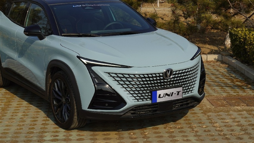 自主与合资的运动SUV之争，UNI-T与CX-4谁更具速度与激情？