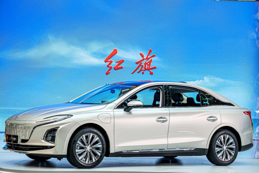 提供两种版本，红旗E-QM5面向个人销售了！