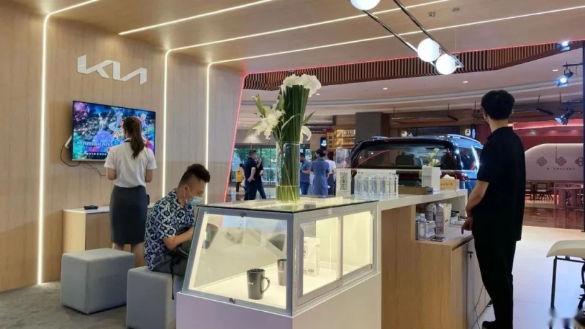 拒绝单一商圈产品展示，起亚玩出服务新花样：逛街也能汽车养护