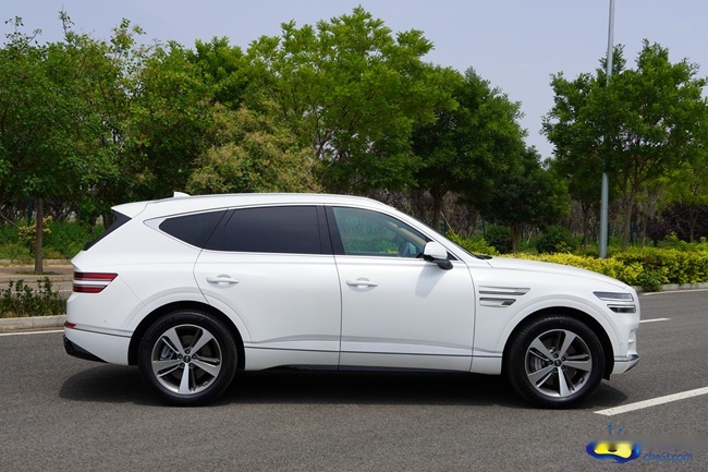 豪华旗舰 细腻时髦 试驾捷尼赛思GV80中大型SUV