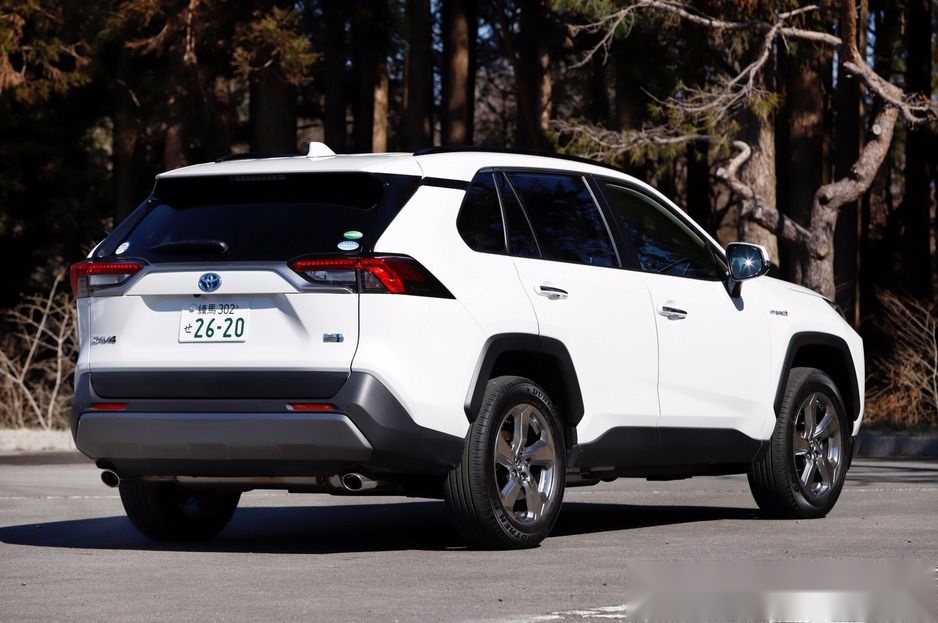外媒评价说买到就赚到 丰田新一代RAV4全方位试驾体验