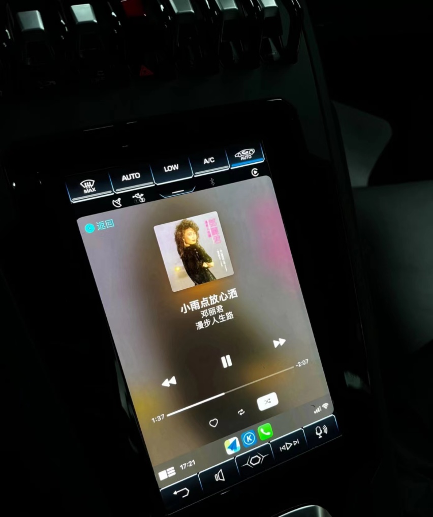 兰博基尼evo升级原厂倒车影像 carplay功能完美效果展示