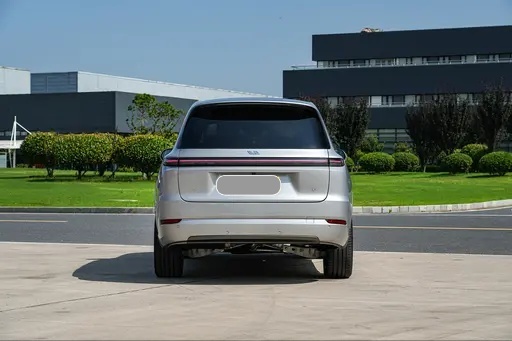 理想L9 2023款 Pro上市，定位大型SUV，对比宝马X3选谁？