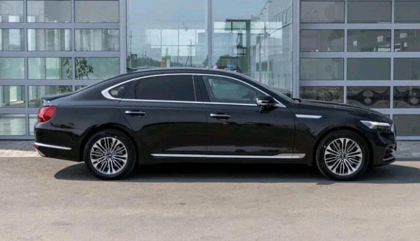豪华韩范！搭载3.5L V6动力，起亚K8海外实车谍照曝光
