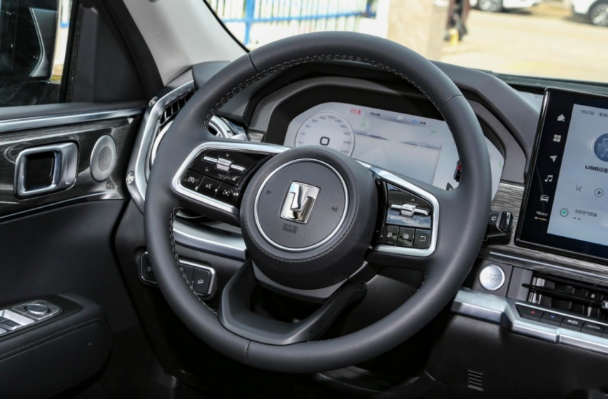 30万想买越野SUV，就看这一款，7秒内破百+非承载式车身，真香