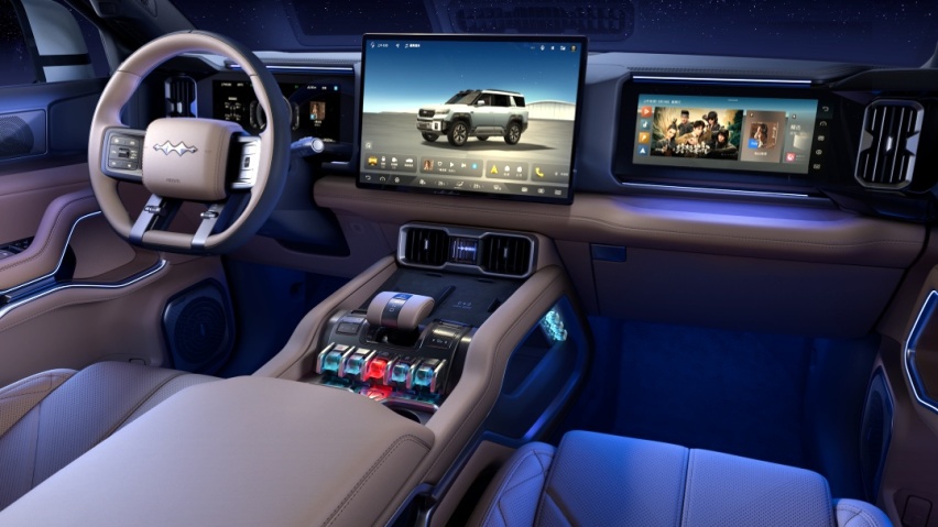 比亚迪旗舰大型SUV「方程豹豹8」2.0 PHEV输出748匹马 挑战