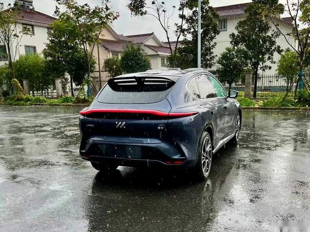 智己LS7量产版车型谍照曝光 车尾神似DBX