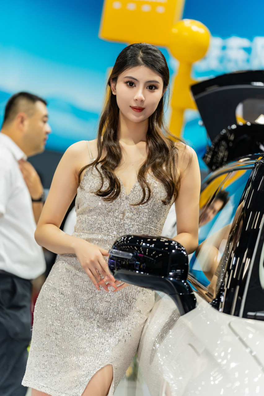 2024广州车展小姐姐大合集！是真男人就坚持到最后一张！