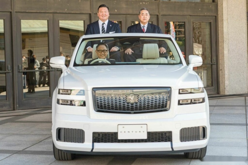 丰田皇冠推出敞篷版：四门、永久敞篷车看点十足