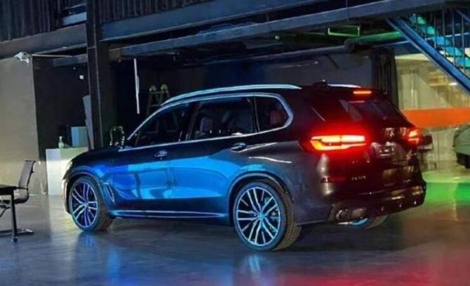 宝马X5,2.jpg