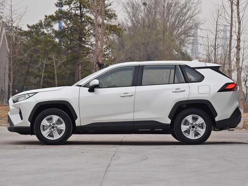 看17.48万元的RAV4荣放，苑叔聊最低配值不值得买