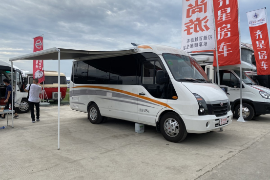 刷新小型SUV地板价！五菱星驰5.68万元起售 盘点五菱的低价神车