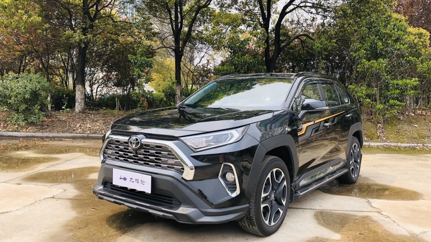 谁说城市SUV就不能霸气侧漏？丰田RAV4 荣放