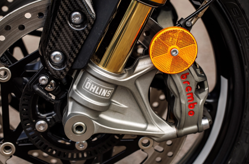 Moto2版本凯旋Street Triple 765详解，配置升级，真