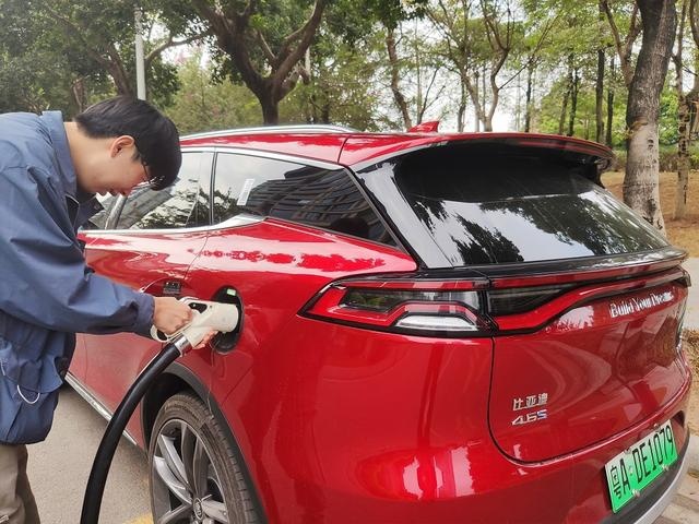 又大又猛，续航还超出你的期待！试驾比亚迪唐EV 600D