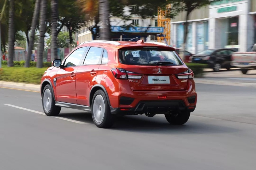 10万元，你选三菱劲炫还是自主合资SUV？它给出了答案！
