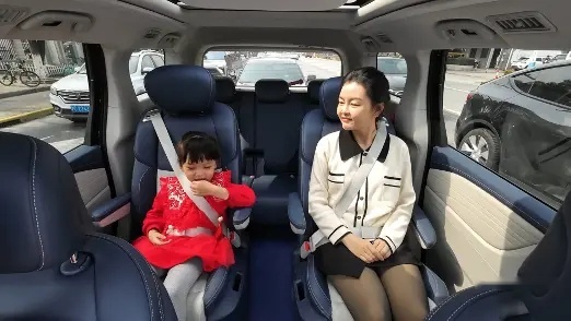 全家踏青还在选SUV？智能插混MPV瑞风RF8来了，开的放心坐的舒心