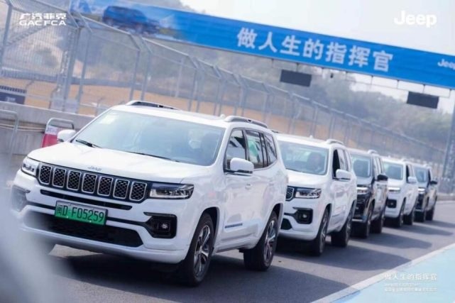 当Jeep新大指挥官插上电，开起来竟然如此平顺？