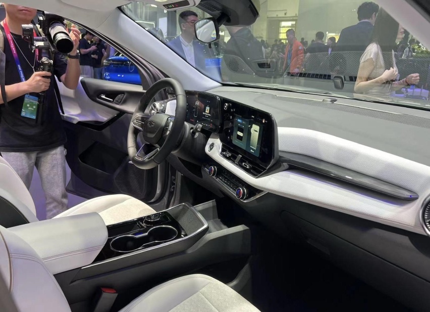 2024北京车展丨雪佛兰首款智电插混SUV 探界者Plus上市
