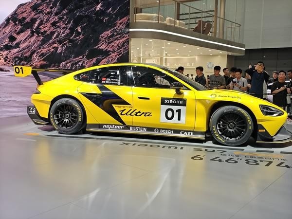小米汽车闪耀广州车展，科技与性能共舞